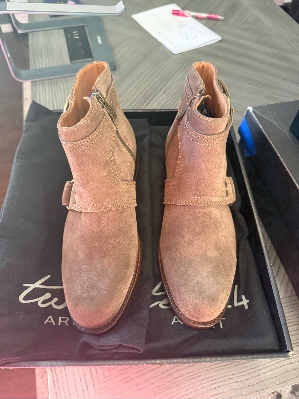 Ariat Two24 Paloma Shoe Box - Black with Brown Label Accent - Picture 3 of 5